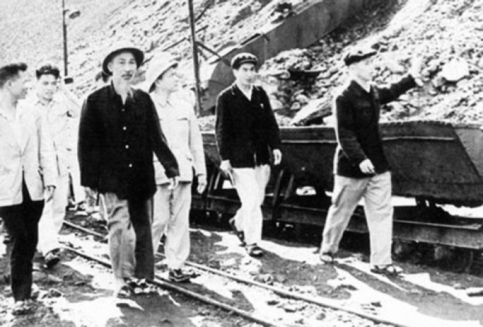 Vận dụng tư tưởng Hồ Chí Minh về công tác an toàn, vệ sinh lao động