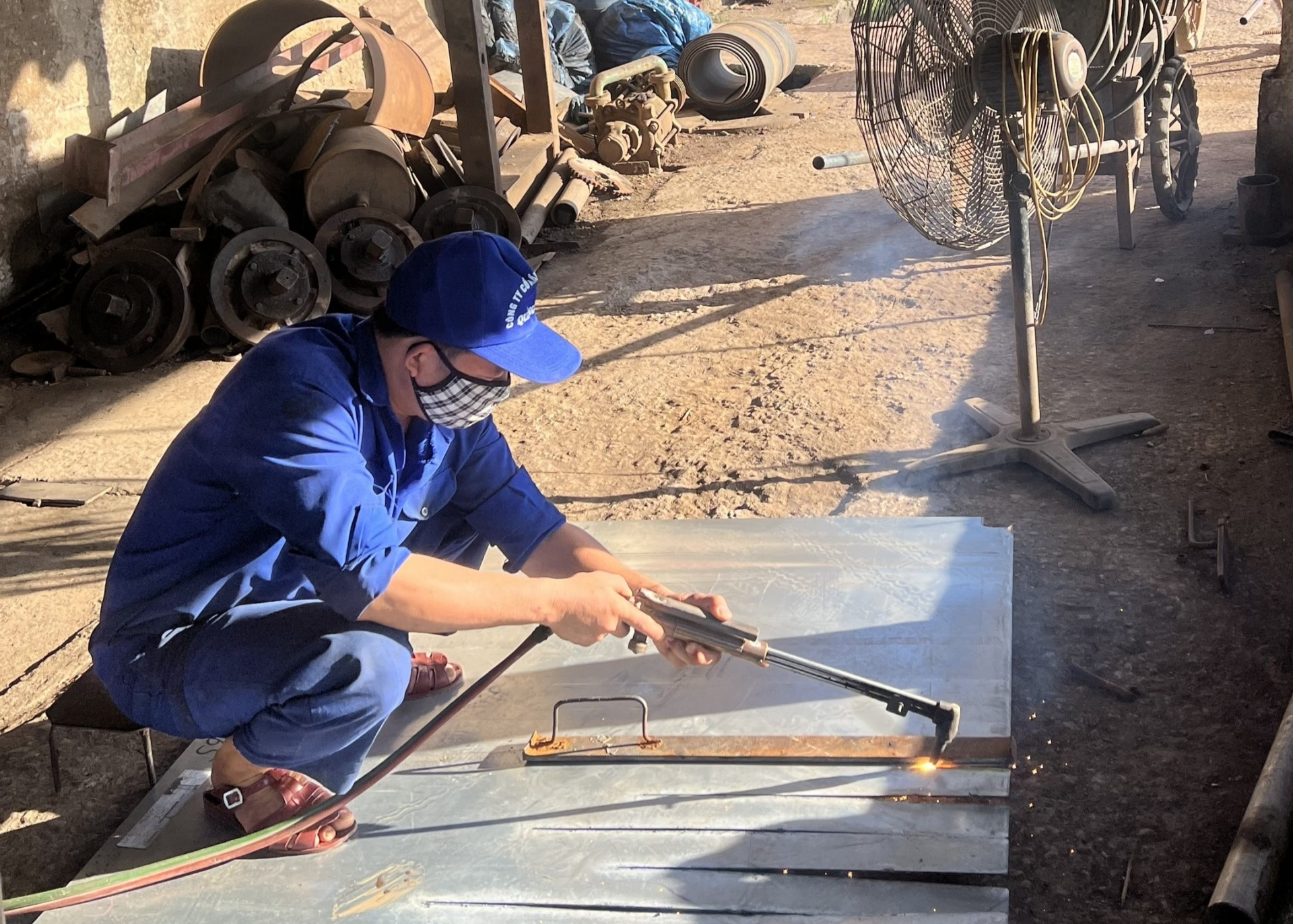 Anh Nguyễn Văn Phương - người tổ trưởng sở hữu nhiều “sáng kiến vàng”