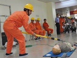 An toàn vệ sinh viên phải gương mẫu chấp hành các yêu cầu về ATVSLĐ