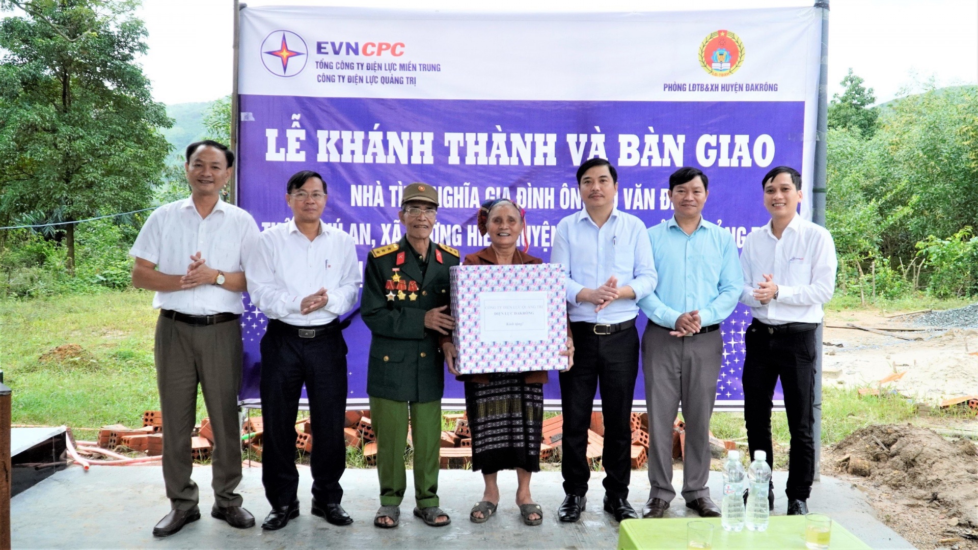 Công đoàn Công ty Điện lực Quảng Trị: những phần việc nặng nghĩa ân tình Công đoàn Công ty Điện lực Quảng Trị: những phần việc nặng nghĩa ân tình