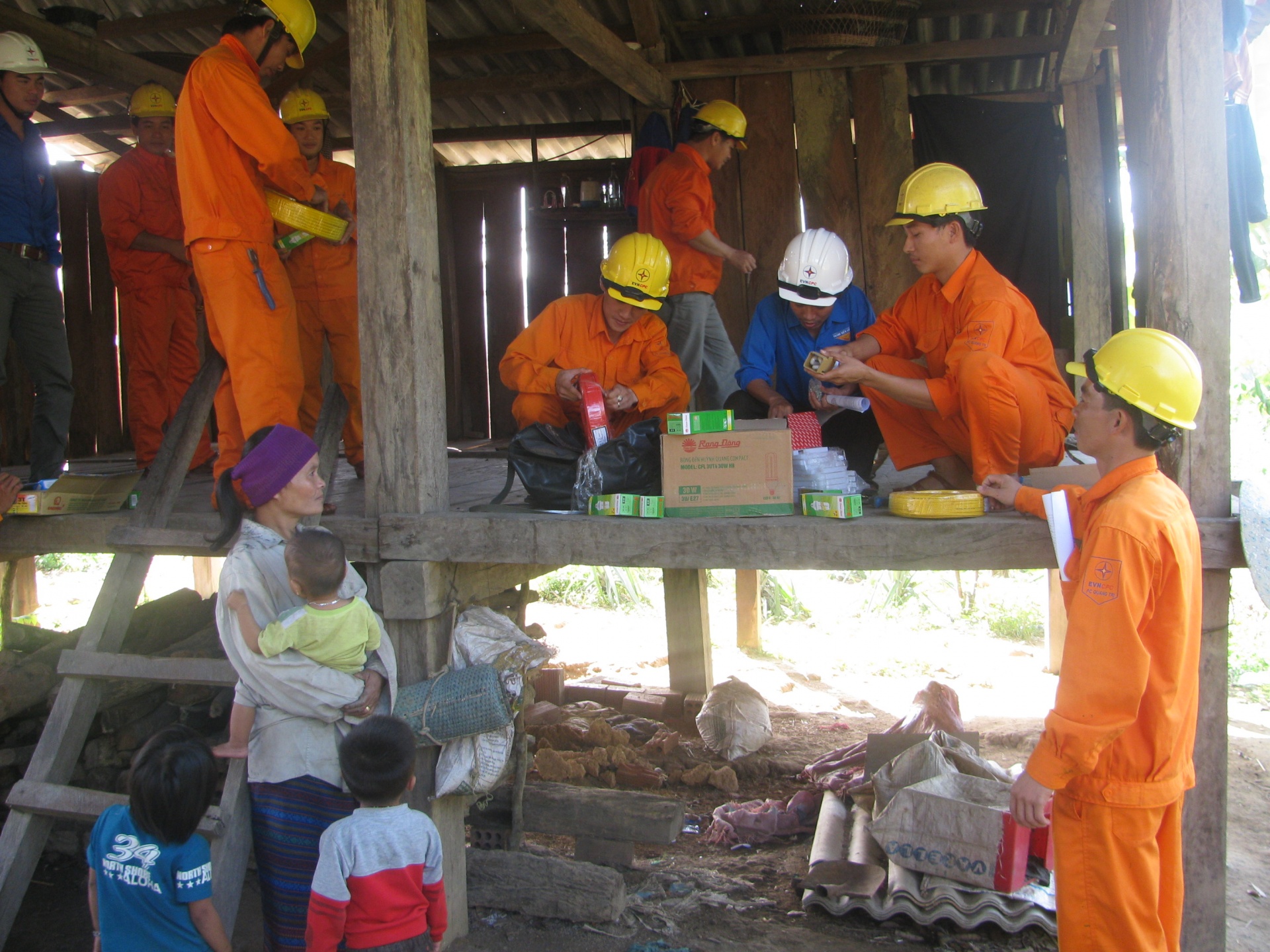 Công đoàn Công ty Điện lực Quảng Trị: những phần việc nặng nghĩa ân tình Công đoàn Công ty Điện lực Quảng Trị: những phần việc nặng nghĩa ân tình