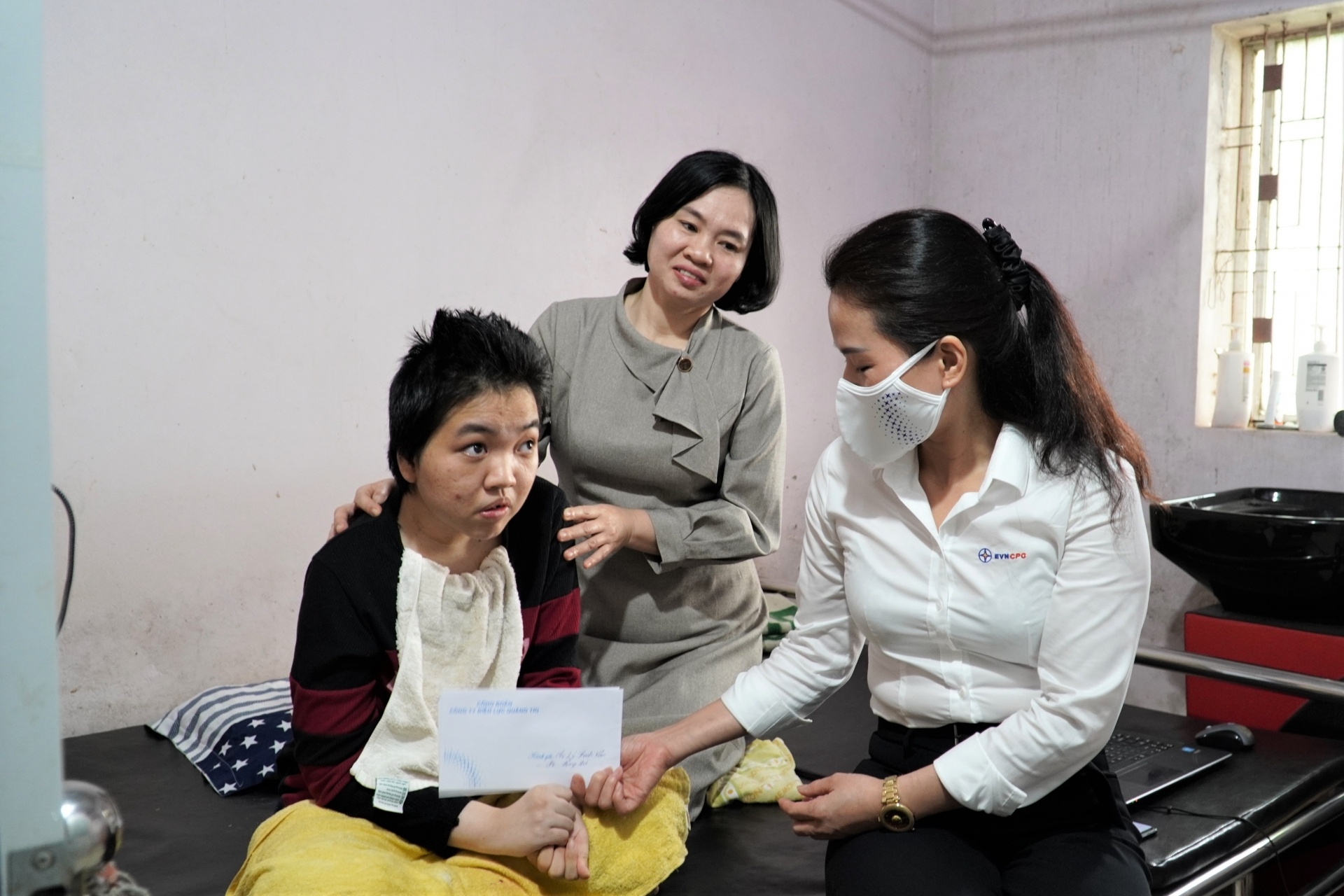 Công đoàn Công ty Điện lực Quảng Trị: những phần việc nặng nghĩa ân tình Công đoàn Công ty Điện lực Quảng Trị: những phần việc nặng nghĩa ân tình