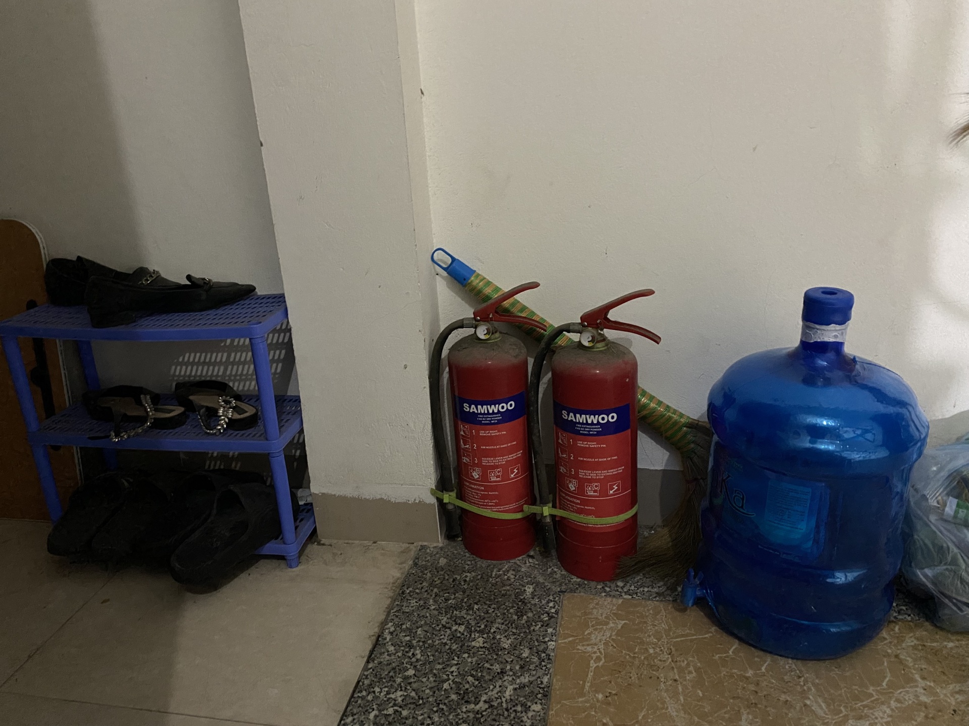 Khuyến cáo sử dụng mặt nạ phòng độc khi xảy ra cháy