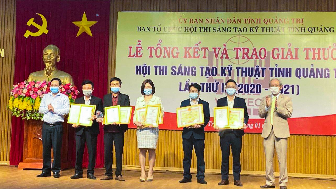 Lao động sáng tạo 'để bà con mình bớt khổ'