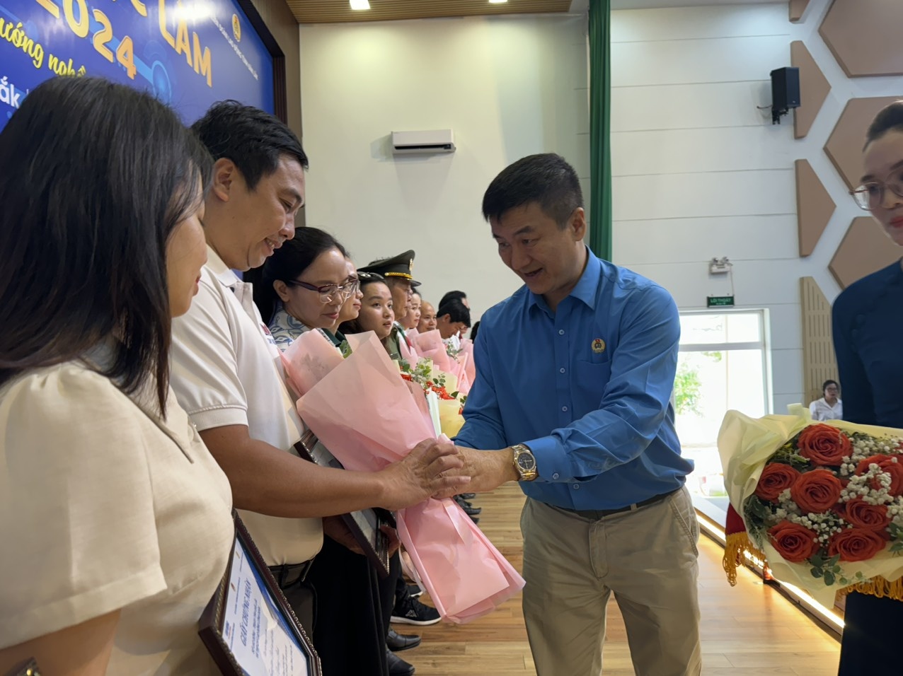 Tường thuật: Đắk Lắk trong ngày hội lớn của người lao động Tường thuật: Đắk Lắk trong ngày hội lớn của người lao động