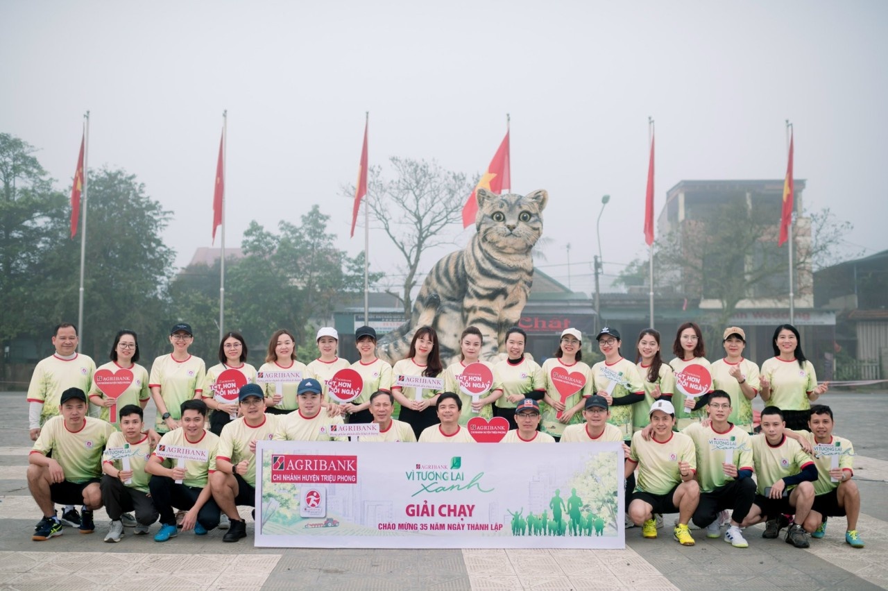 Chị Nguyễn Thị Hồng Nguyên - giỏi việc ngân hàng, đảm việc an sinh