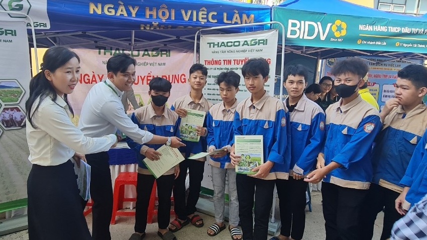 Dư âm Ngày hội Việc làm Đắk Lắk năm 2024: Muôn nẻo đổ về bình dân, đồng điệu