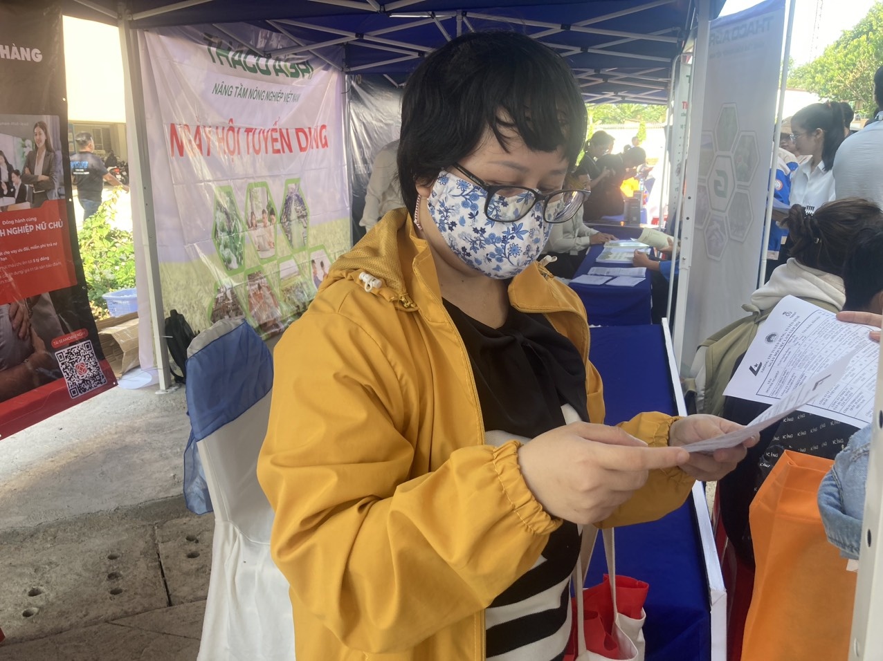 Muôn nẻo đổ về yên ổn...