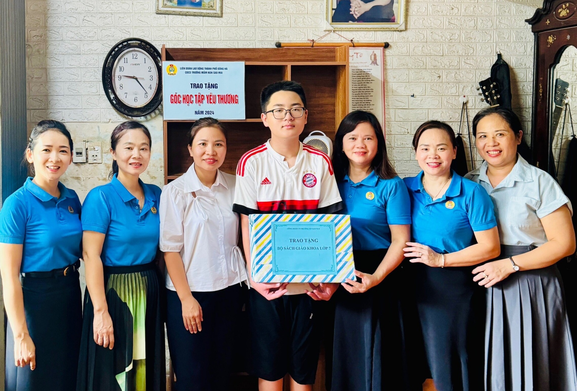 Cô giáo Lê Thị Hoa - chủ tịch công đoàn cơ sở gương mẫu, gần gũi Cô giáo Lê Thị Hoa - chủ tịch công đoàn cơ sở gương mẫu, gần gũi