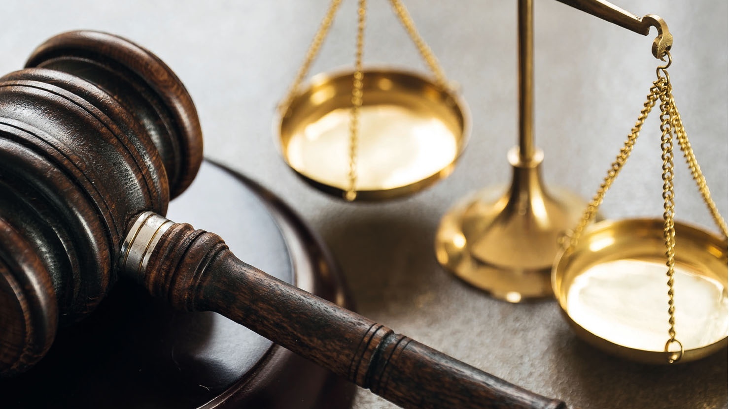 Thấy gì qua chuyện bồi thường ở Mỹ và Việt Nam?