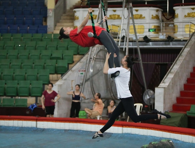 Chuyện nghỉ hưu sớm của diễn viên xiếc lên diễn đàn Quốc hội