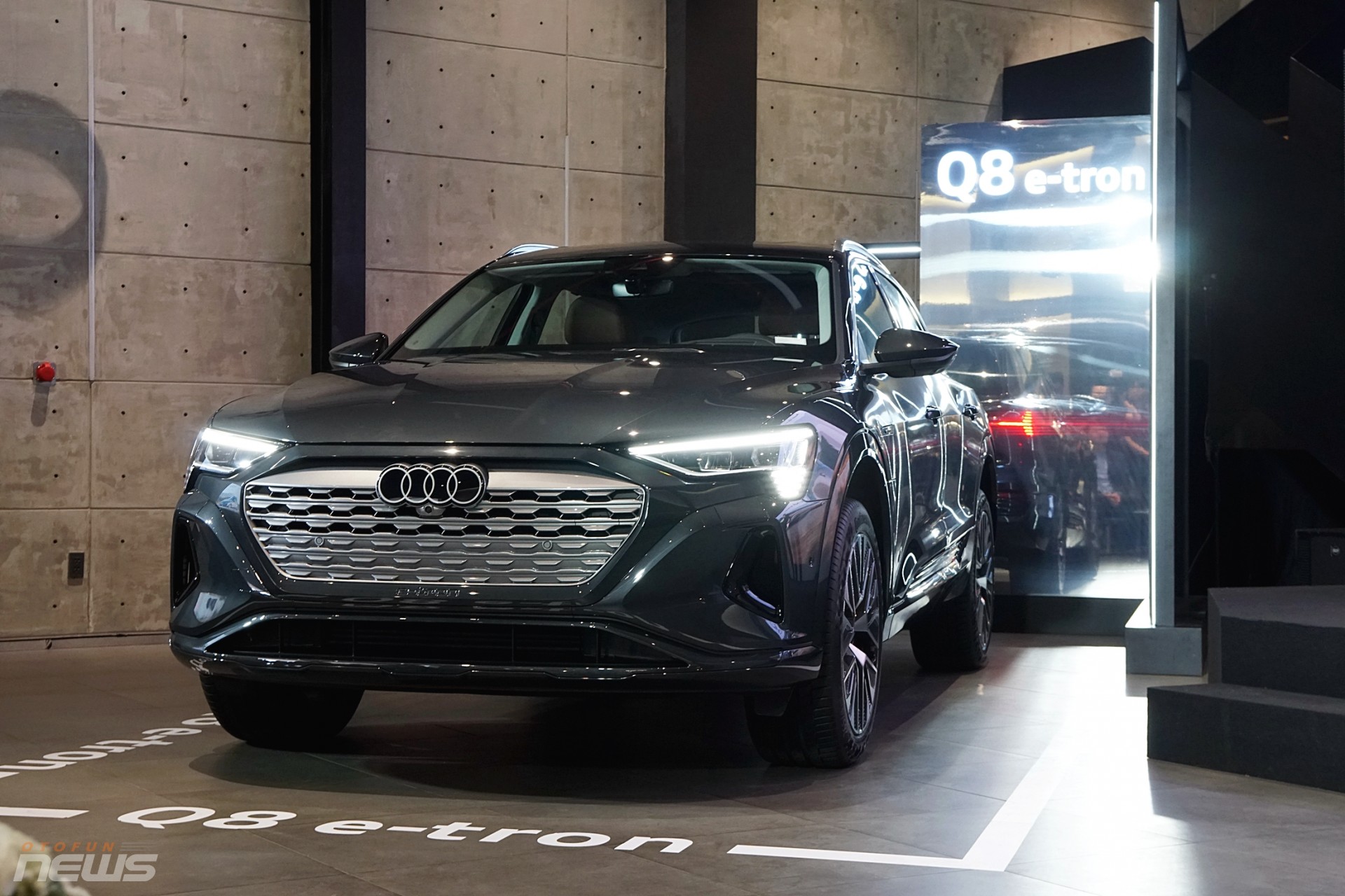 Audi Q8 e-tron ra mắt tại Việt Nam, giá rẻ hơn đối thủ đồng hương Audi Q8 e-tron ra mắt tại Việt Nam, giá rẻ hơn đối thủ đồng hương