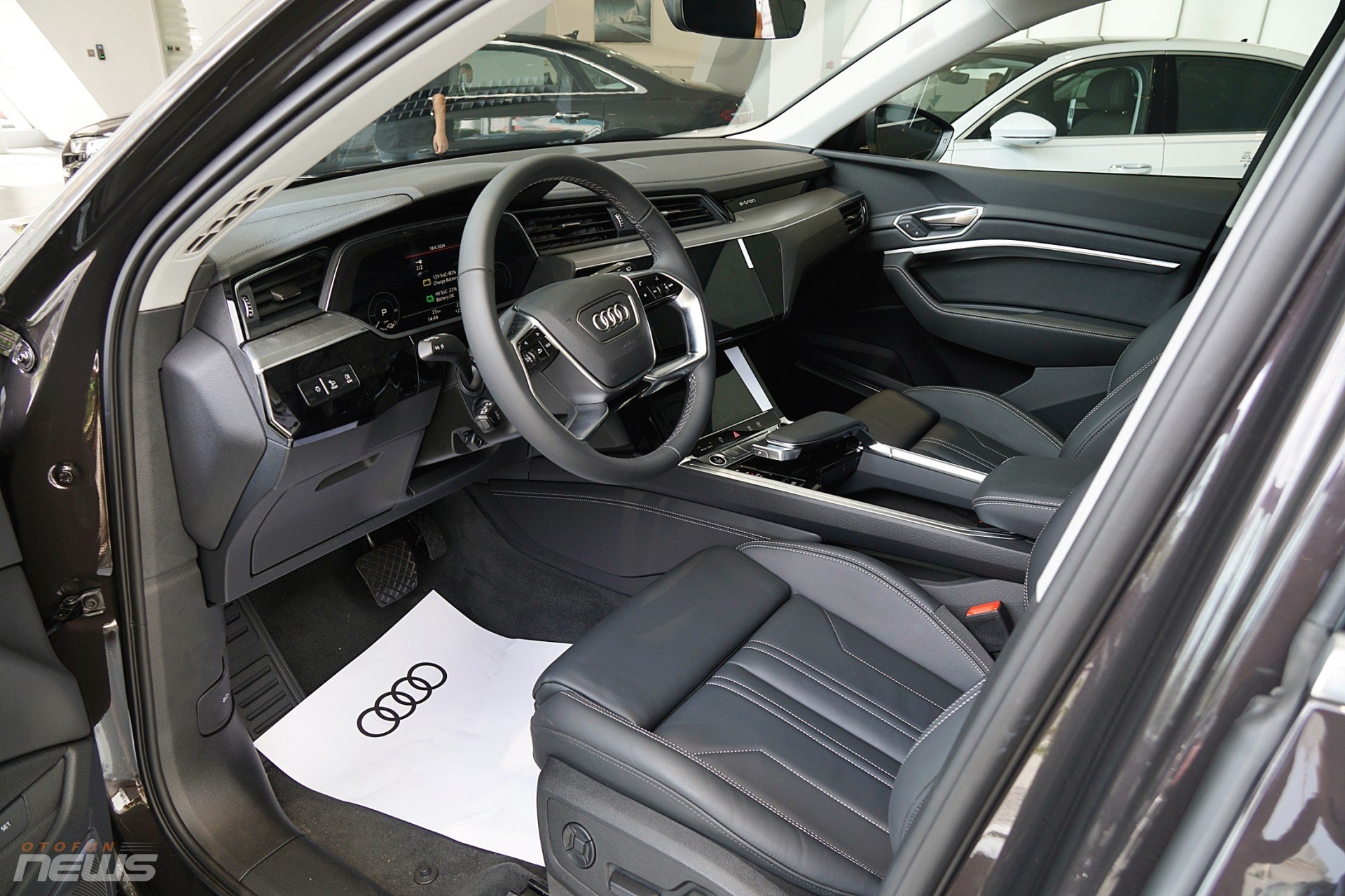 Audi Q8 e-tron ra mắt, xe điện hạng sang rẻ nhất Việt Nam Audi Q8 e-tron ra mắt, xe điện hạng sang rẻ nhất Việt Nam