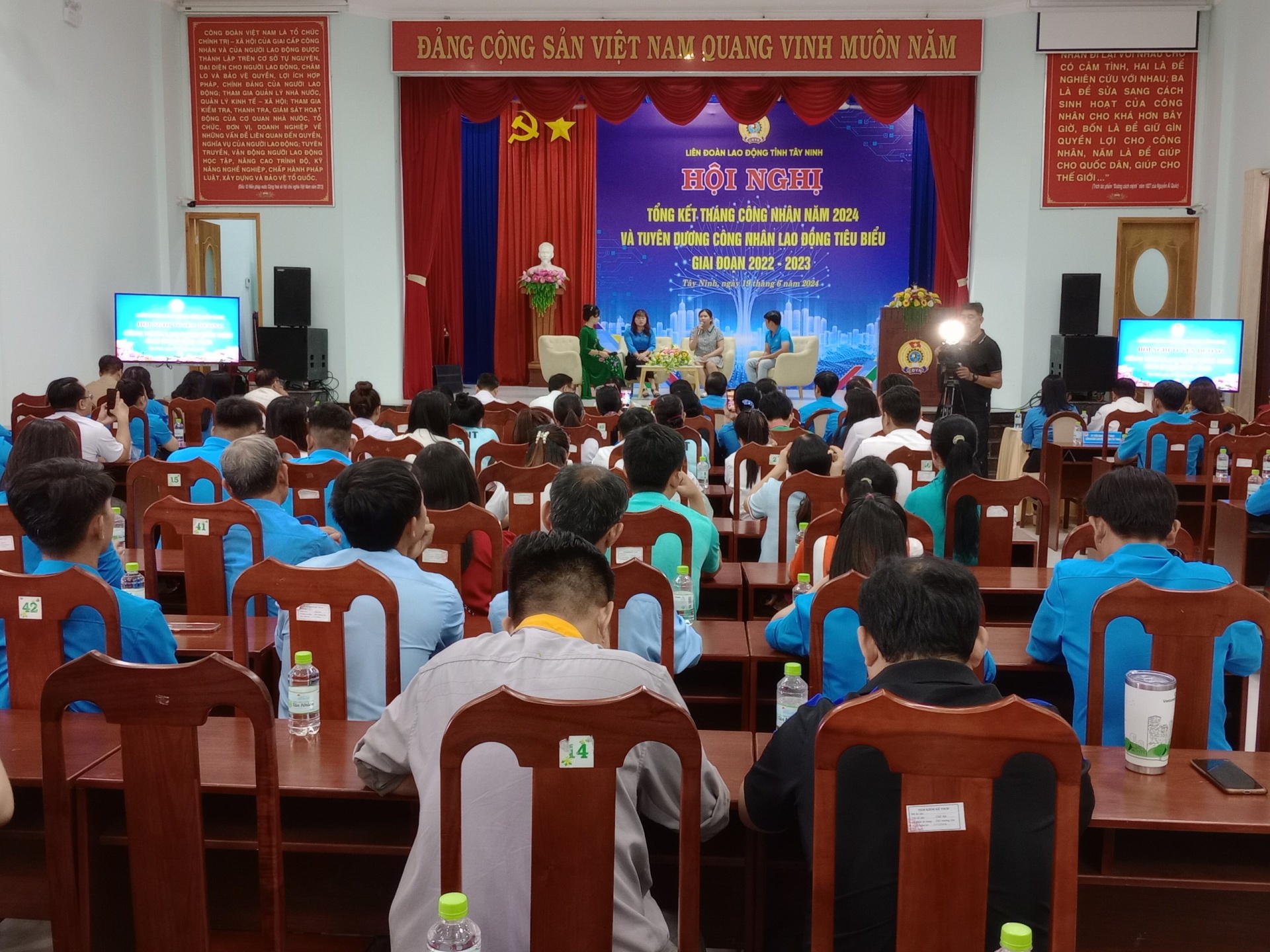 Công đoàn Tây Ninh: Tổng kết Tháng Công nhân 2024 và tuyên dương công nhân lao động Công đoàn Tây Ninh: Tổng kết Tháng Công nhân 2024 và tuyên dương công nhân lao động