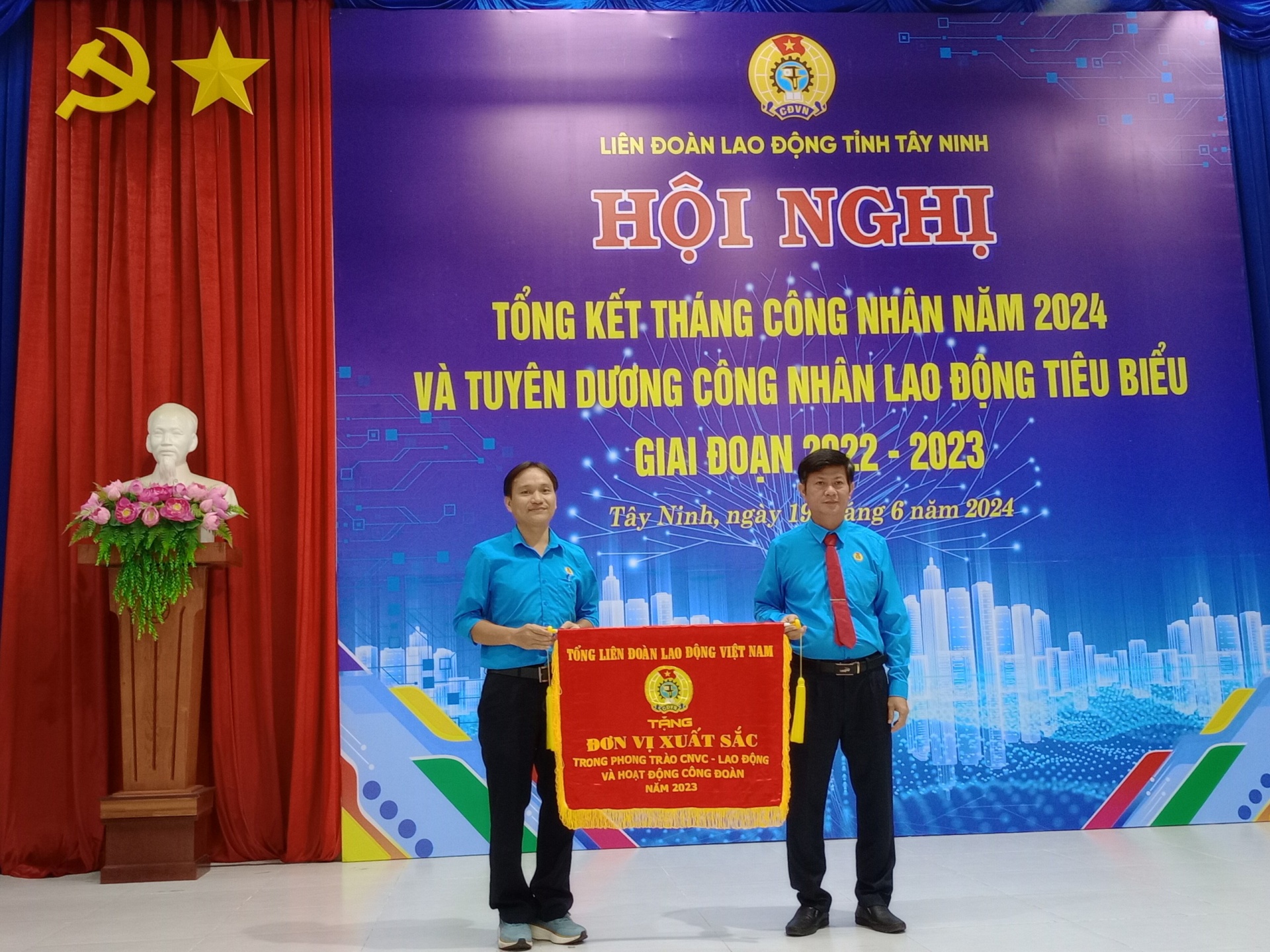 Công đoàn Tây Ninh: Tổng kết Tháng Công nhân 2024 và tuyên dương công nhân lao động Công đoàn Tây Ninh: Tổng kết Tháng Công nhân 2024 và tuyên dương công nhân lao động