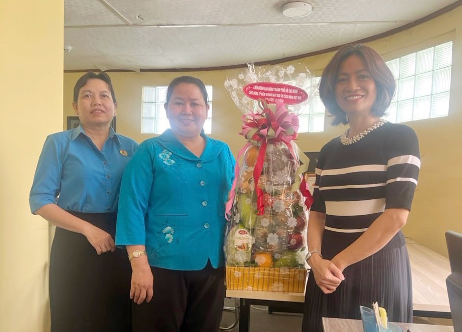 Tạp chí Lao động và Công đoàn cảm ơn những lời chúc mừng dịp 21/6 Tạp chí Lao động và Công đoàn cảm ơn những lời chúc mừng dịp 21/6