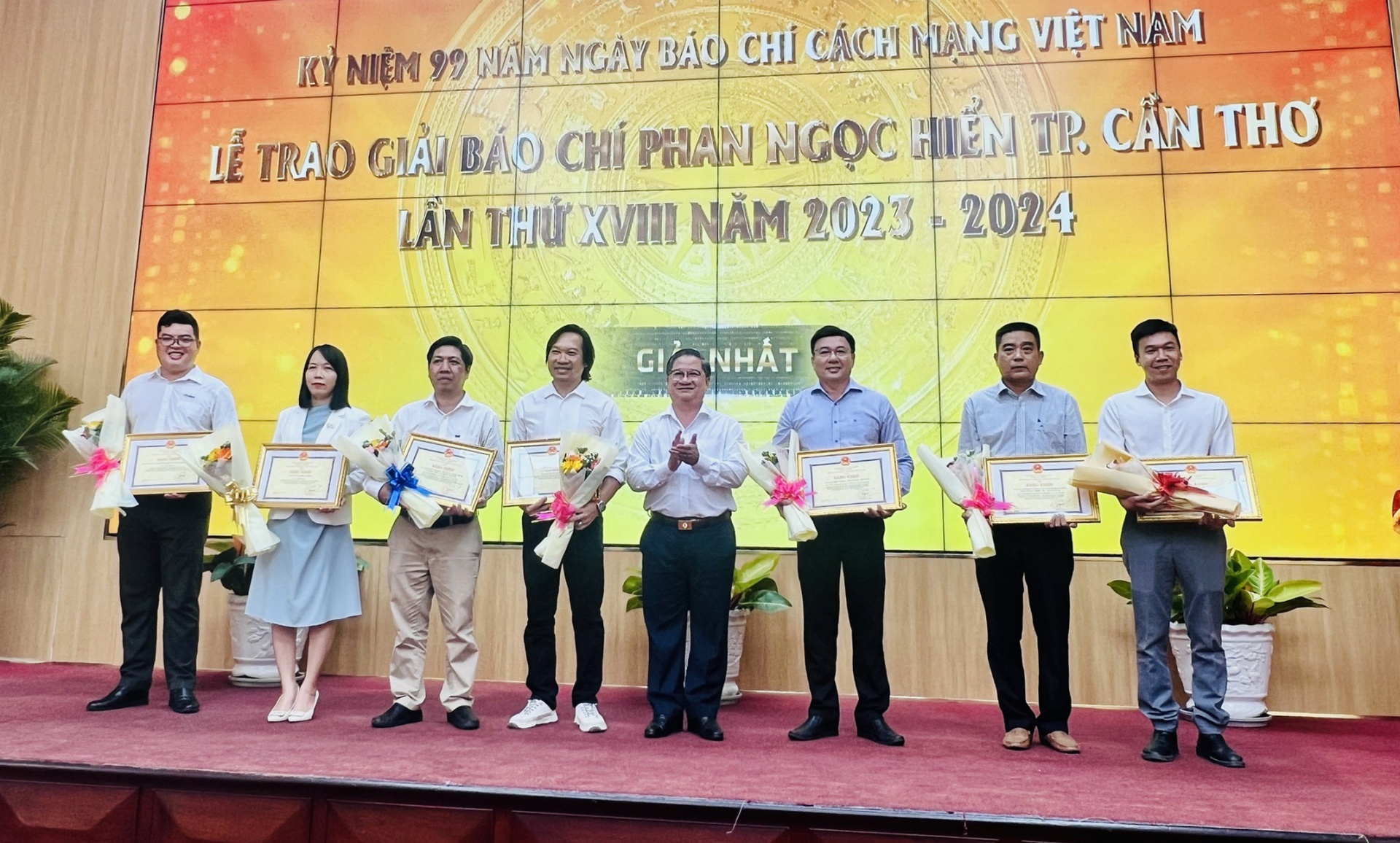 Tạp chí Lao động và Công đoàn đoạt 02 giải báo chí Cần Thơ và Đồng Tháp Tạp chí Lao động và Công đoàn đoạt 02 giải báo chí Cần Thơ và Đồng Tháp