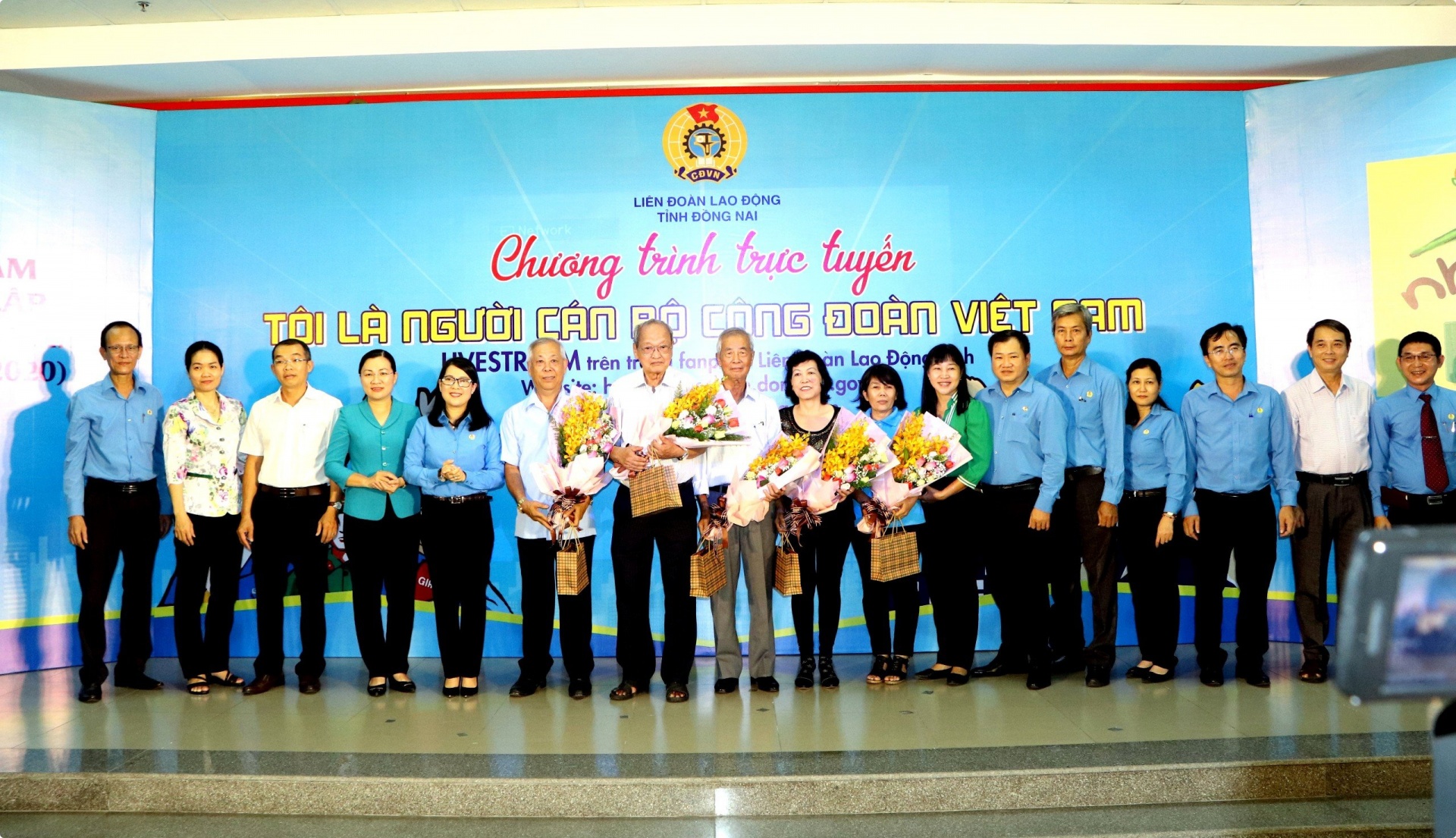 Điểm hẹn công nhân: Nơi lắng nghe 