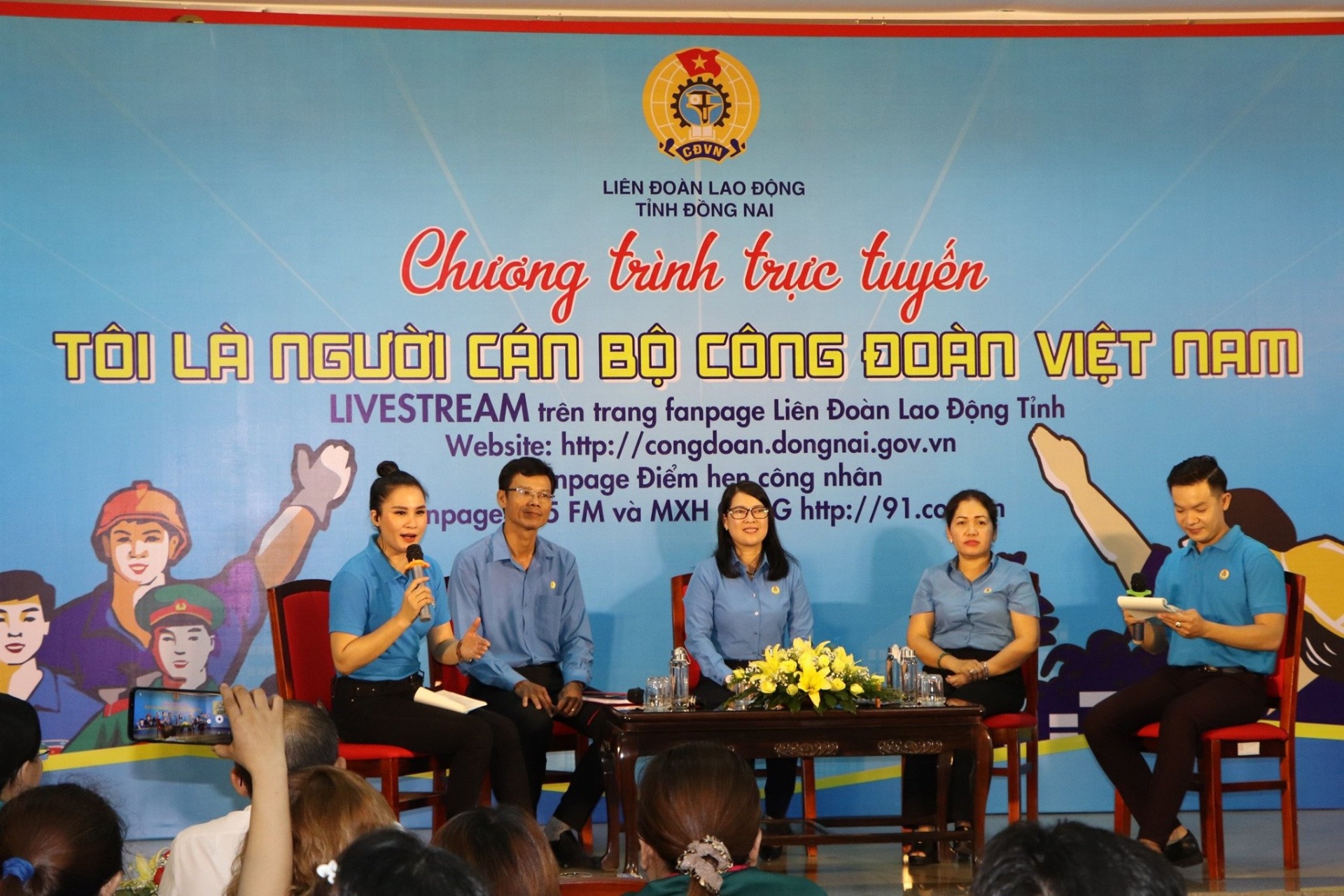 Điểm hẹn công nhân: Nơi lắng nghe 