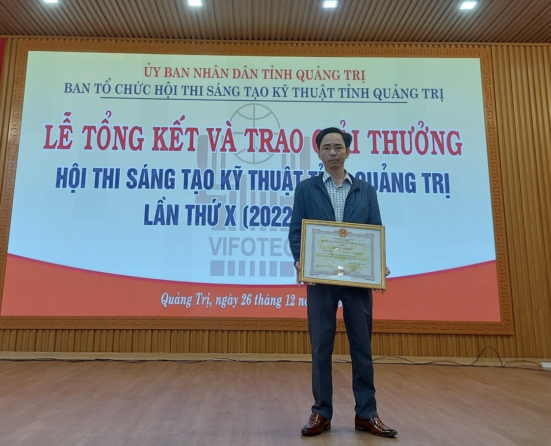 Cán bộ y tế say mê sáng tạo vì sức khỏe nhân dân Cán bộ y tế say mê sáng tạo vì sức khỏe nhân dân