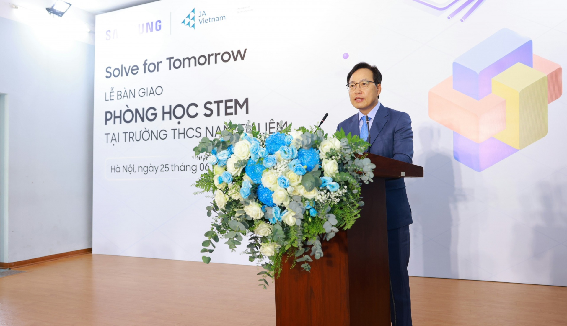 Samsung Việt Nam trao tặng phòng học STEM LAB cho Trường THCS Nam Từ Liêm, Hà Nội Samsung Việt Nam trao tặng phòng học STEM LAB cho Trường THCS Nam Từ Liêm, Hà Nội