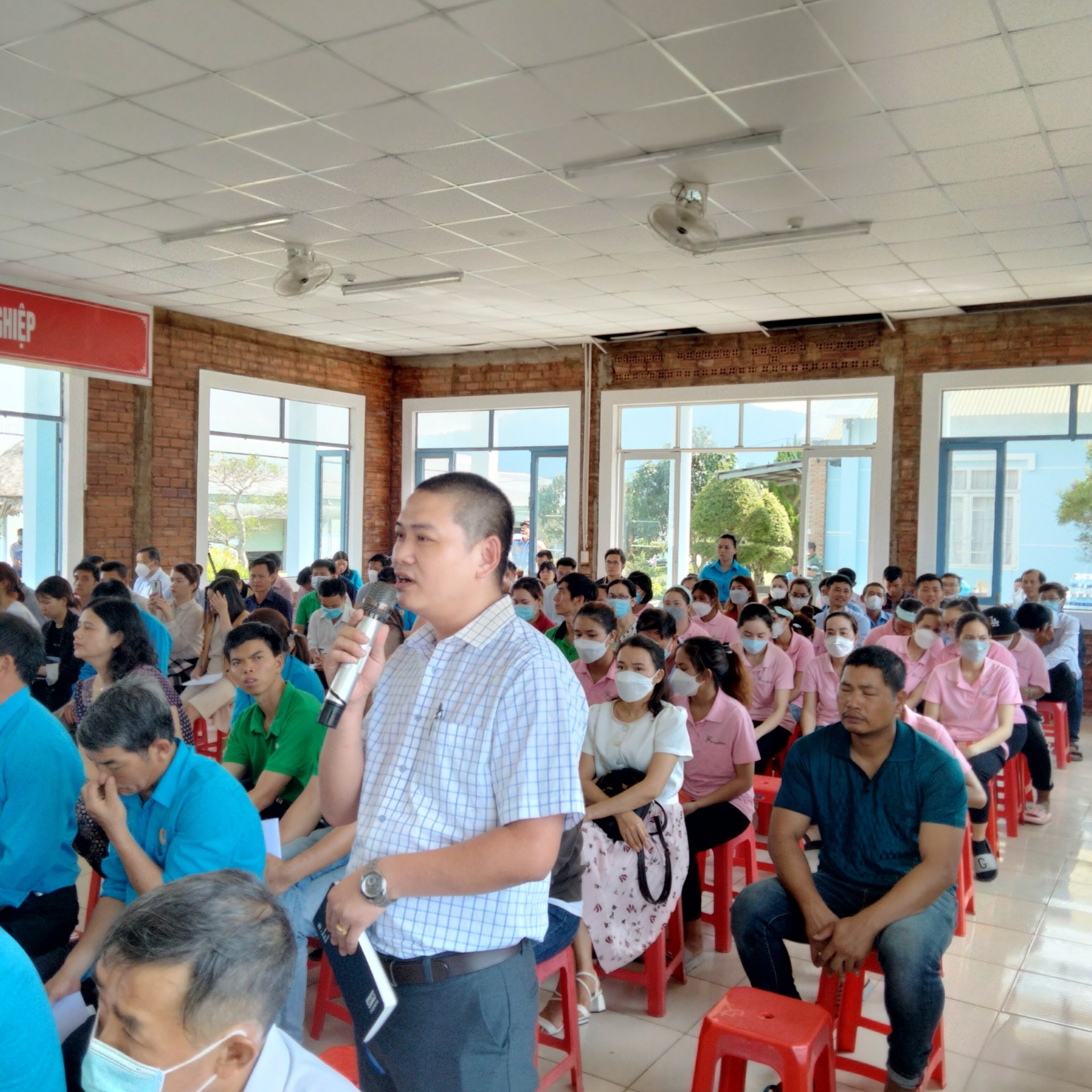 Đối thoại chính sách pháp luật: Giải pháp bảo vệ người lao động từ sớm, từ xa Đối thoại chính sách pháp luật: Giải pháp bảo vệ người lao động từ sớm, từ xa