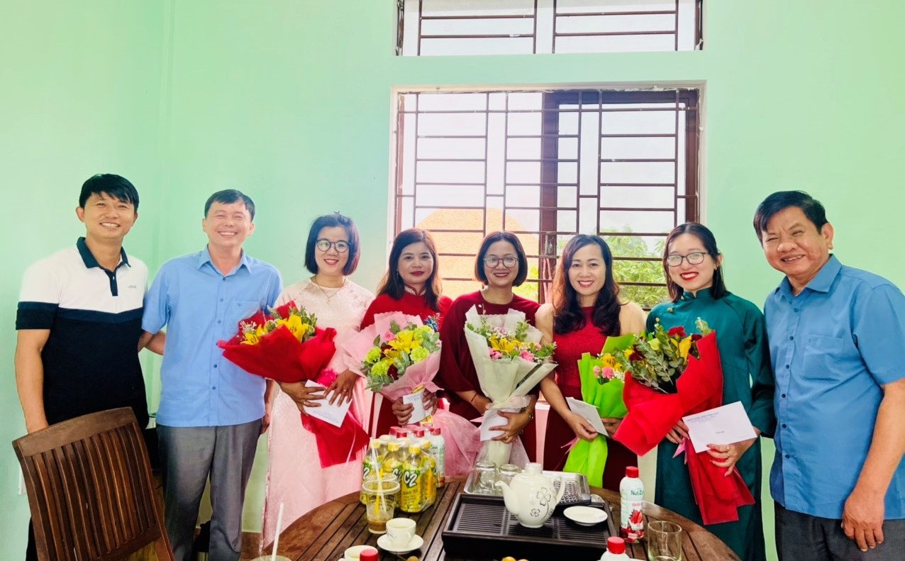 “Điểm tựa” đồng hành cùng sự phát triển của doanh nghiệp ở Cam Lộ “Điểm tựa” đồng hành cùng sự phát triển của doanh nghiệp ở Cam Lộ