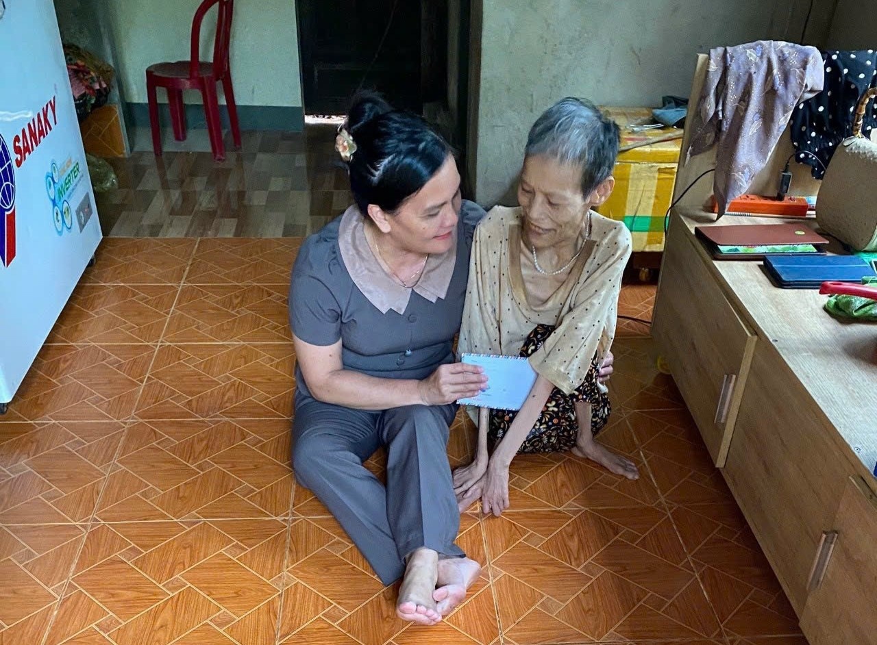 Bông sen hồng đất Vĩnh