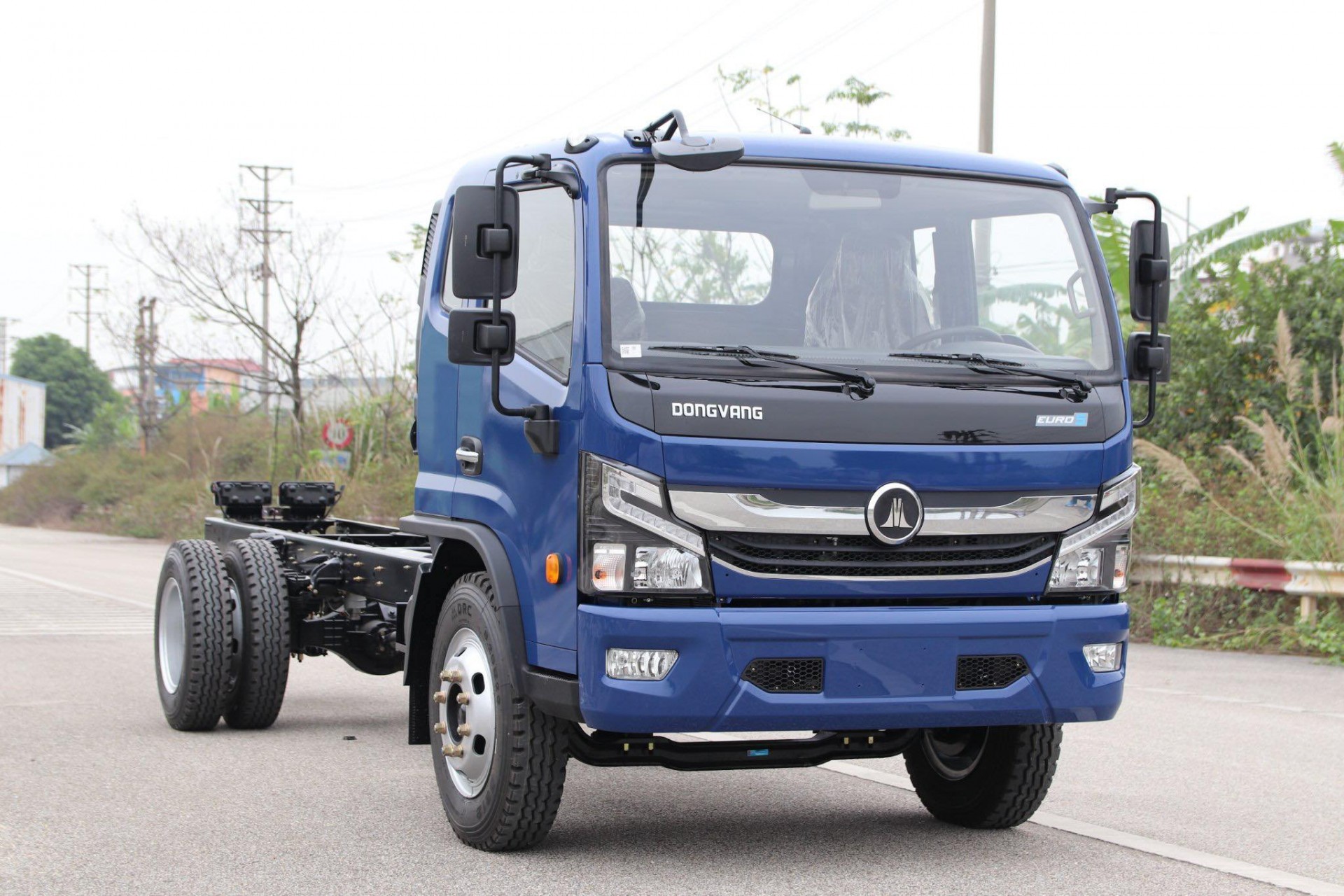 Đồng vàng D8, gương mặt sáng giá trong làng xe tải 8 tấn Đồng vàng D8, gương mặt sáng giá trong làng xe tải 8 tấn