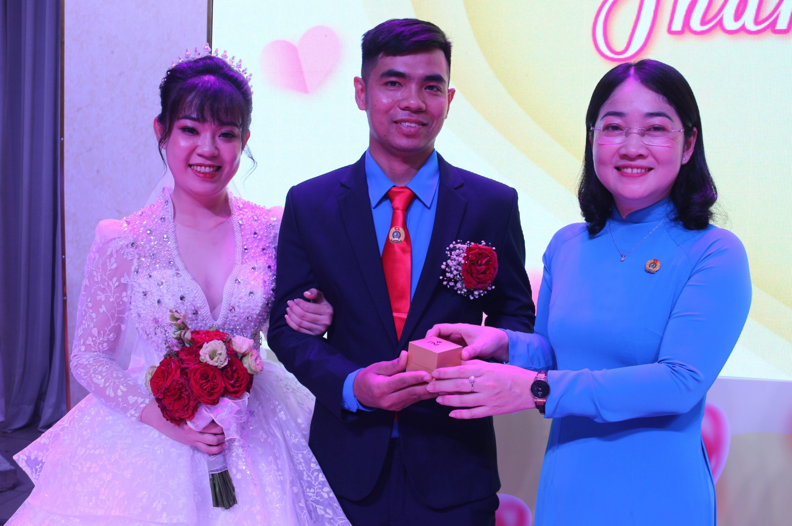 Lễ cưới tập thể của 10 cặp đôi công nhân Lễ cưới tập thể của 10 cặp đôi công nhân