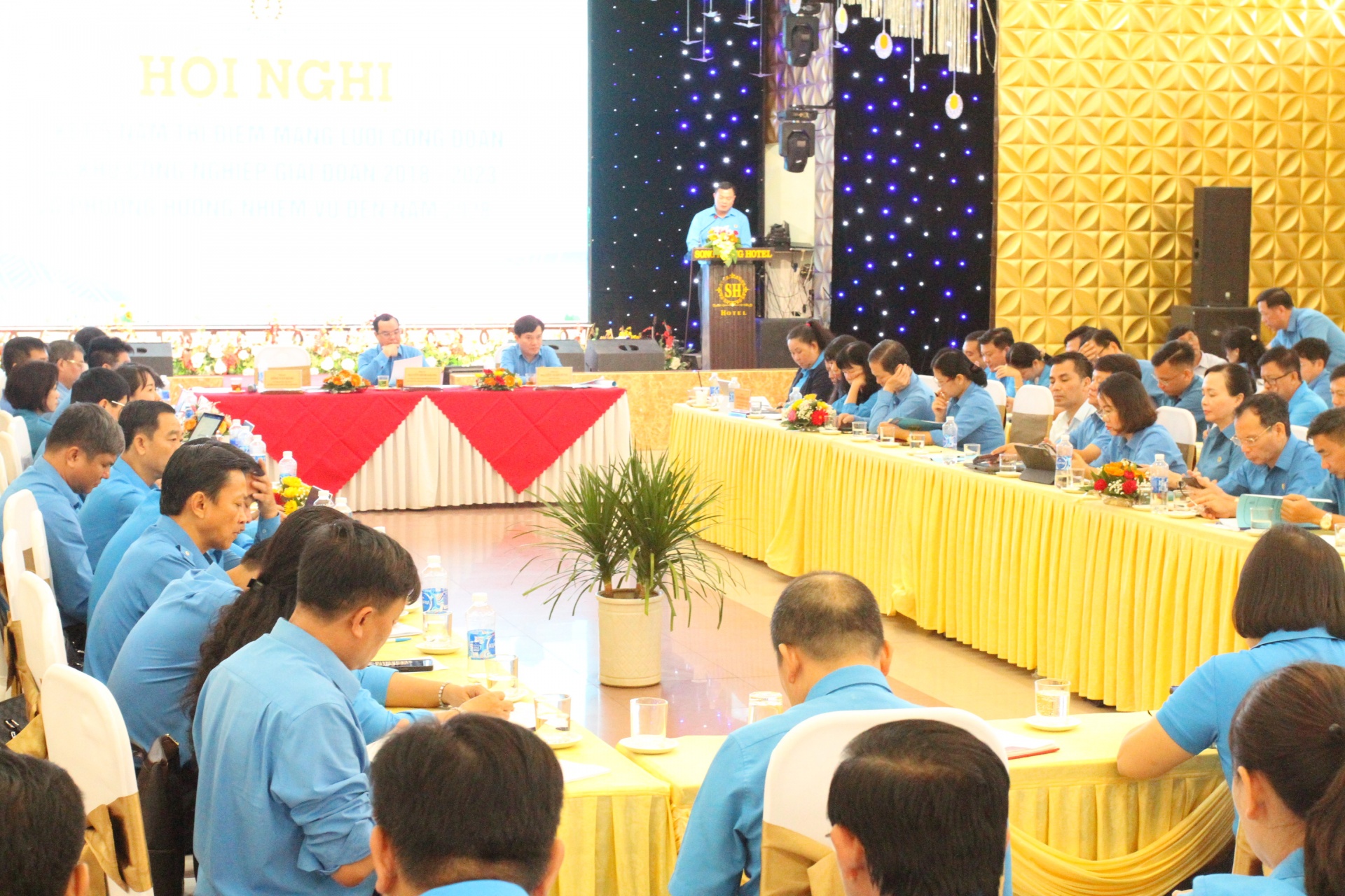 Công đoàn các khu công nghiệp cần chủ động nắm bắt tình hình, chú trọng tính hiệu quả. Công đoàn các khu công nghiệp cần chủ động nắm bắt tình hình, chú trọng tính hiệu quả.