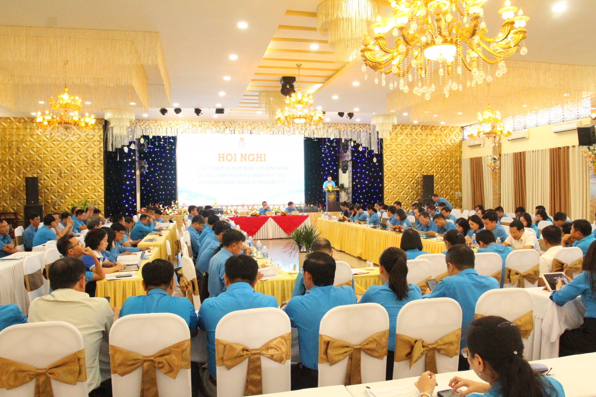 Công đoàn các khu công nghiệp cần chủ động nắm bắt tình hình, chú trọng tính hiệu quả. Công đoàn các khu công nghiệp cần chủ động nắm bắt tình hình, chú trọng tính hiệu quả.