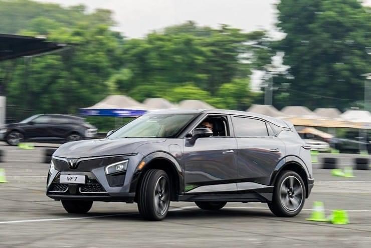 VinFast VF 7 Plus VinFast VF 7 Plus