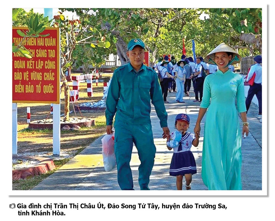 Những người “xây” Trường Sa xanh mãi