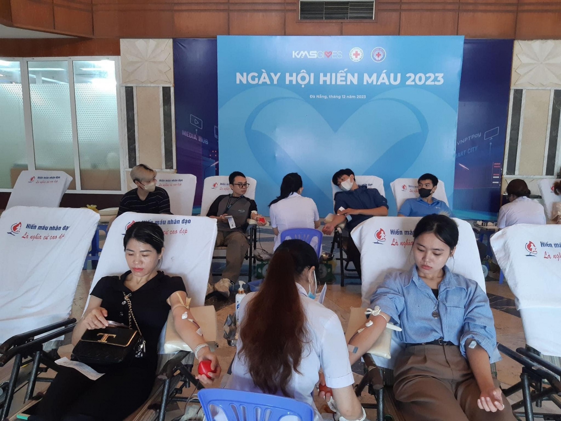 Nguồn năng lượng tích cực từ cán bộ vận động hiến máu nhân đạo Nguồn năng lượng tích cực từ cán bộ vận động hiến máu nhân đạo