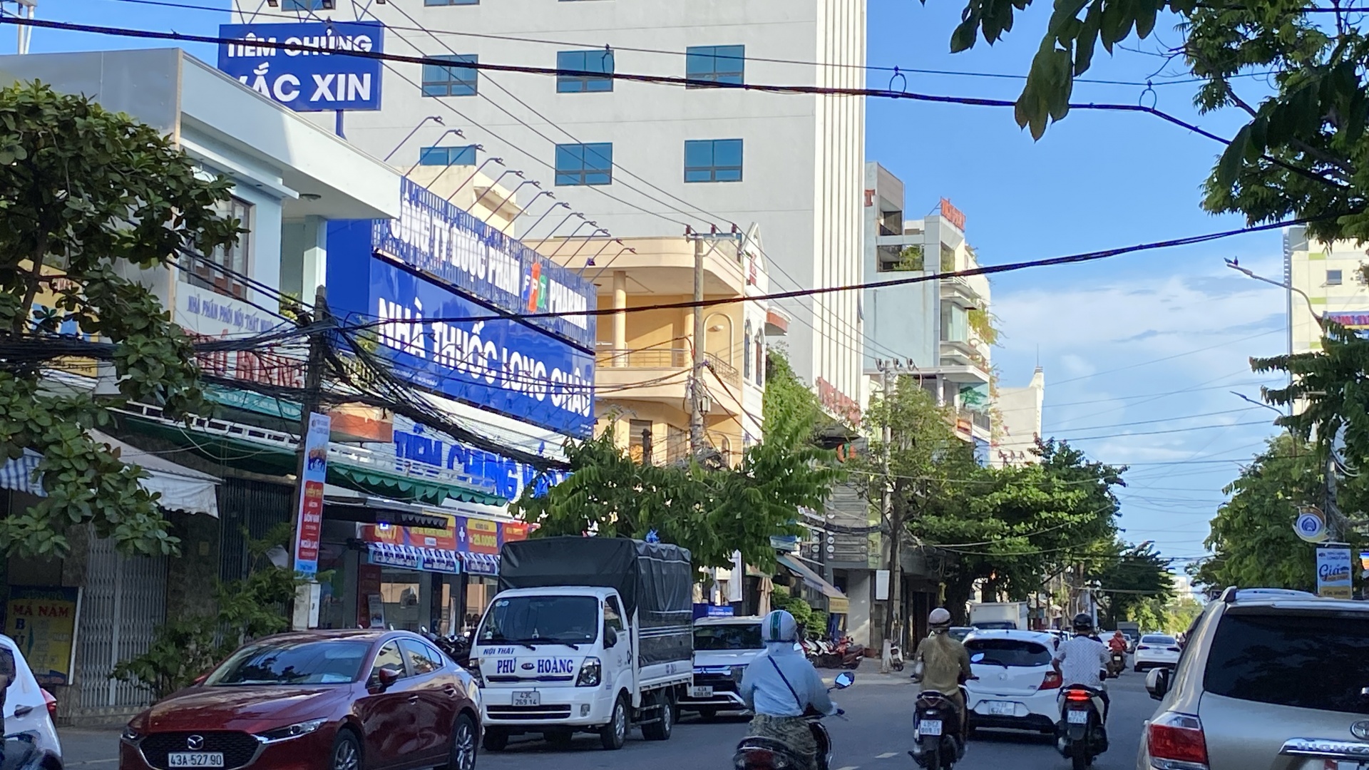 Long Châu cần sớm minh bạch thông tin về chất lượng chuỗi nhà thuốc của mình Long Châu cần sớm minh bạch thông tin về chất lượng chuỗi nhà thuốc của mình