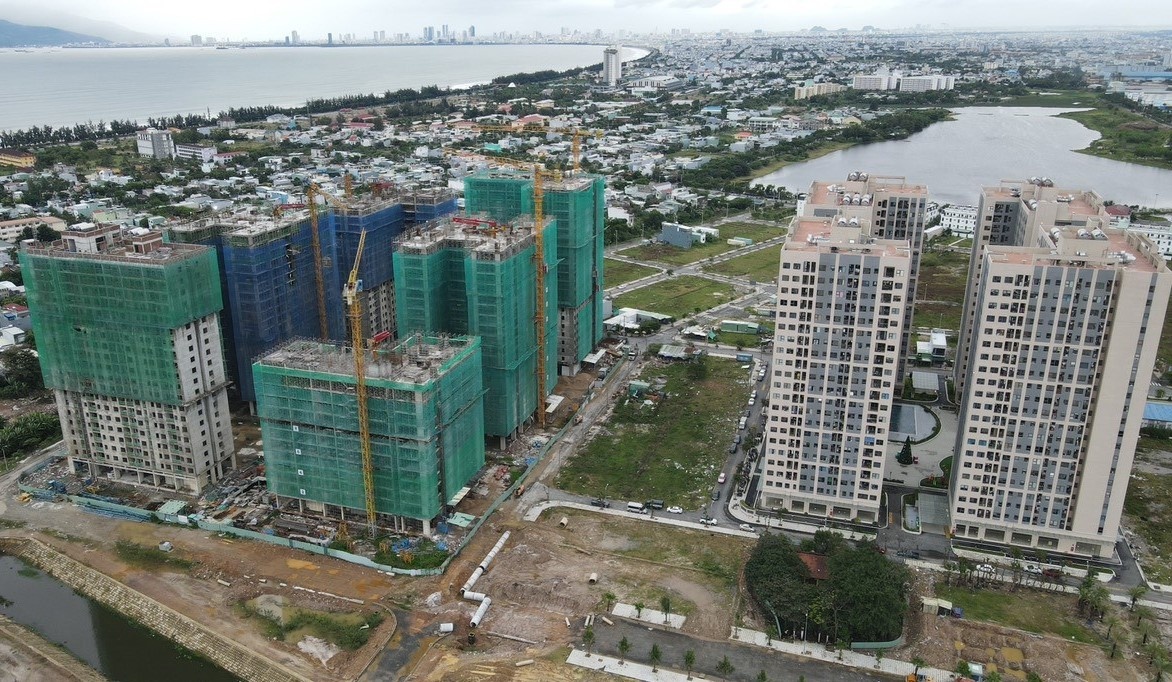 Thành phố đang đầu tư và kêu gọi đầu tư xây dựng nhiều chung cư xã hội, mang đến hàng nghìn căn hộ chất lượng với giá ưu đãi cho người lao động. 