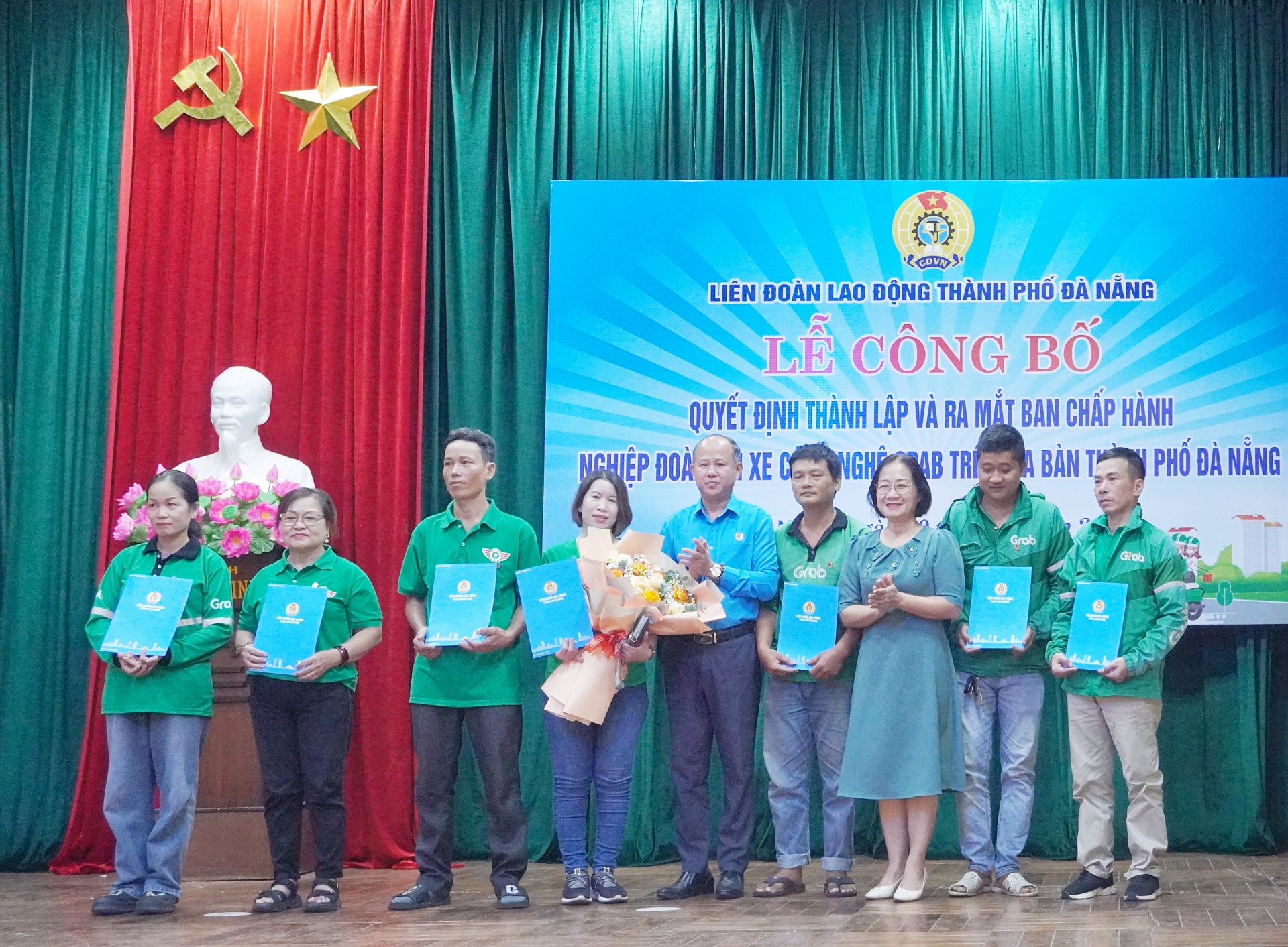 LĐLĐ thành phố thành lập và ra mắt Ban Chấp hành Nghiệp đoàn lái xe công nghệ Grab trên địa bàn thành phố. LĐLĐ thành phố thành lập và ra mắt Ban Chấp hành Nghiệp đoàn lái xe công nghệ Grab trên địa bàn thành phố.