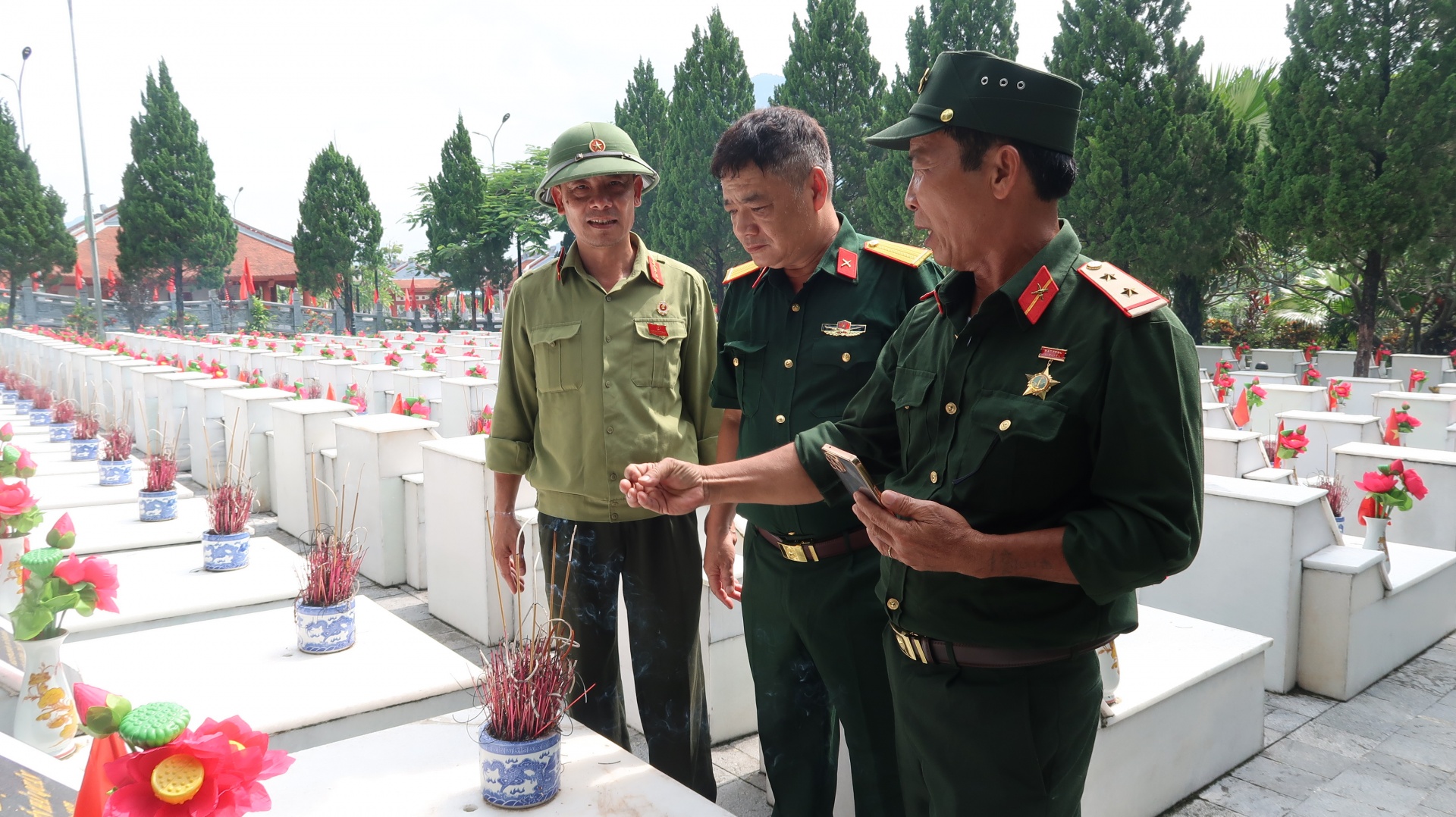 Mùa tri ân tháng 7 ở Nghĩa trang liệt sĩ Quốc gia Vị Xuyên Mùa tri ân tháng 7 ở Nghĩa trang liệt sĩ Quốc gia Vị Xuyên