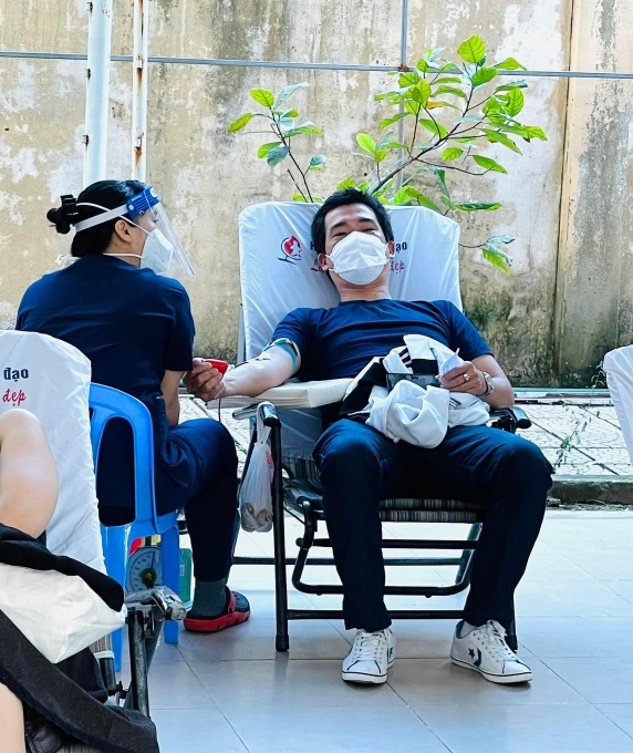 Người thầy truyền lửa yêu thương Người thầy giáo truyền lửa yêu thương