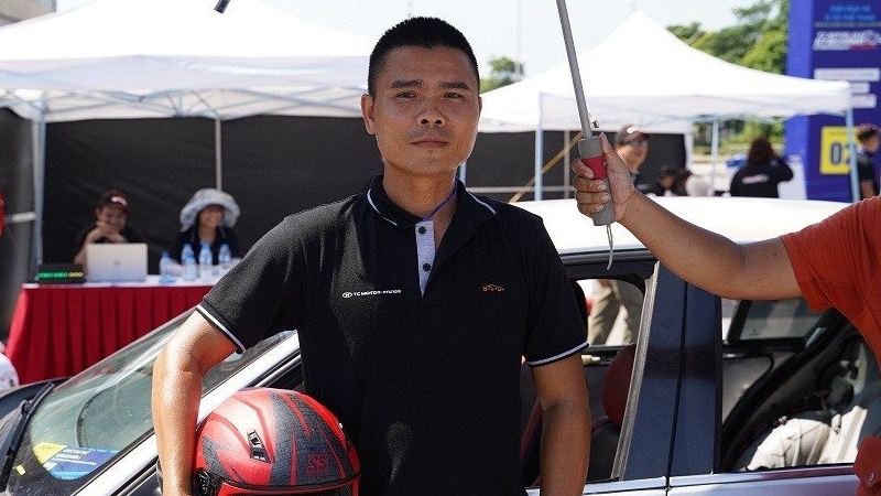 Thầy dạy lái ô tô thi VGC Ha Long 2024: 