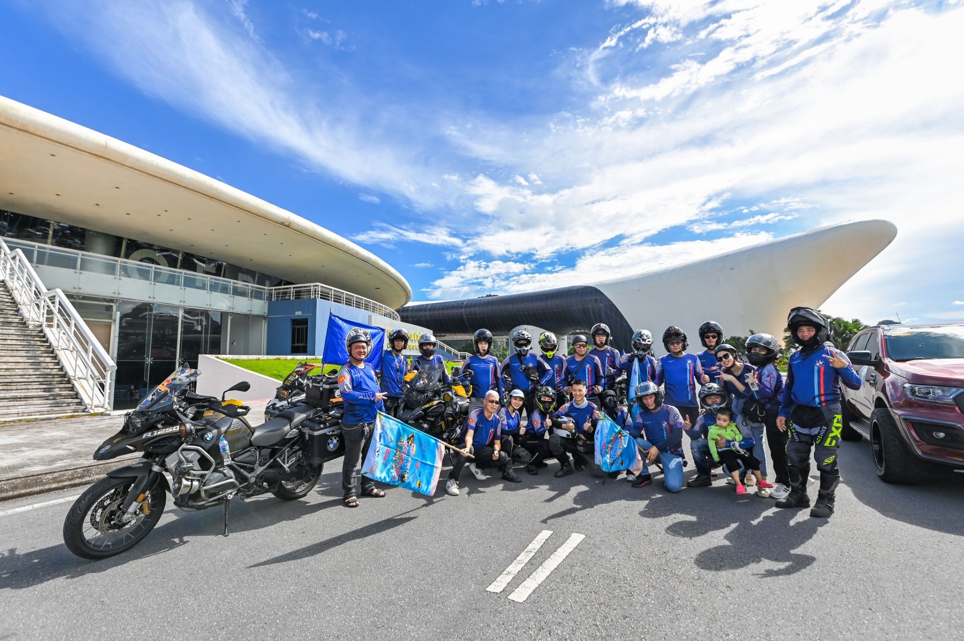 Ấn tượng màn diễu hành mô tô, xe máy tại Lễ hội Xe - Fun Wheels Festival Hạ Long 2024