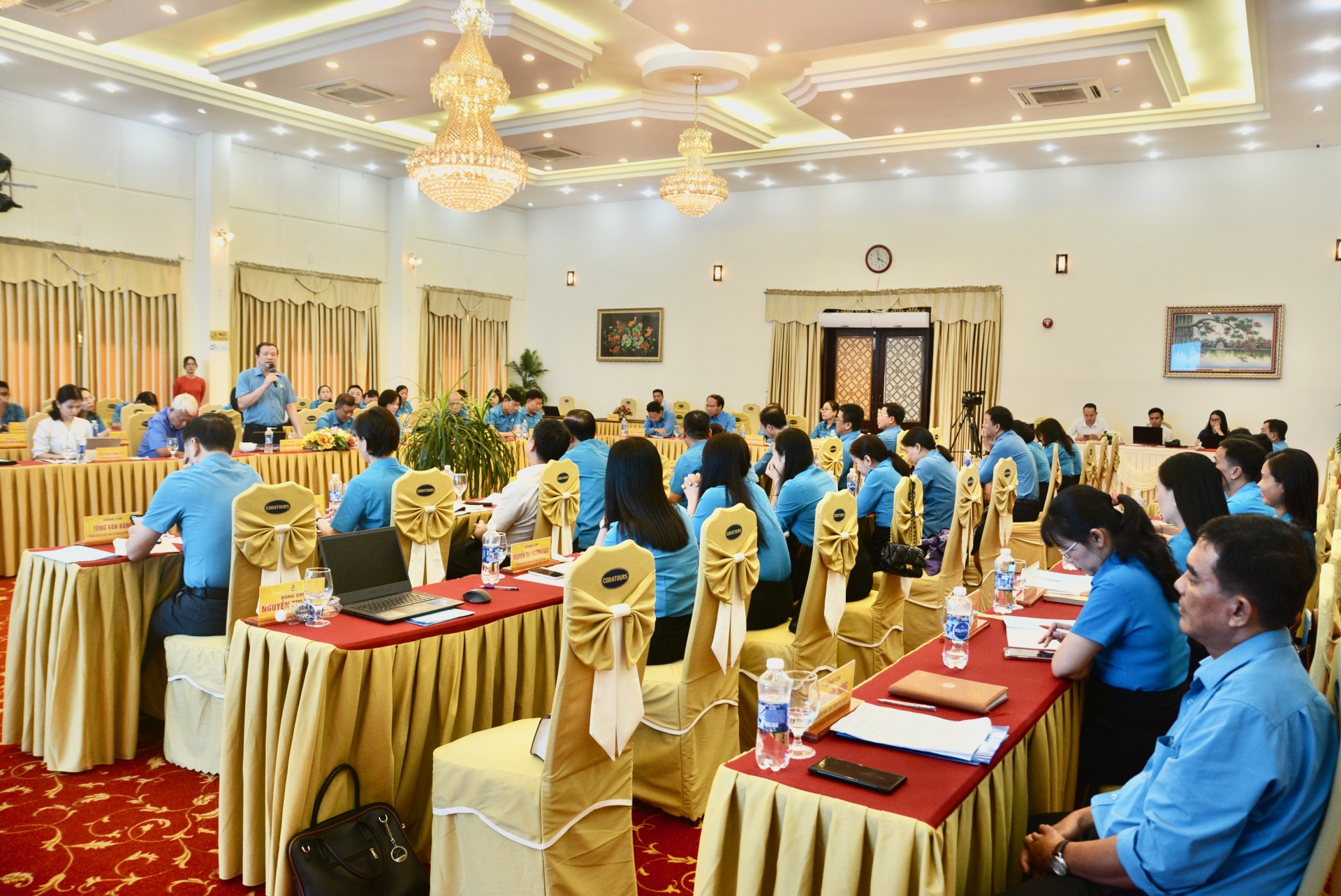 Đồng chí Nguyễn Đình Khang lưu ý công tác kiểm tra giám sát với 5 LĐLĐ thành phố lớn