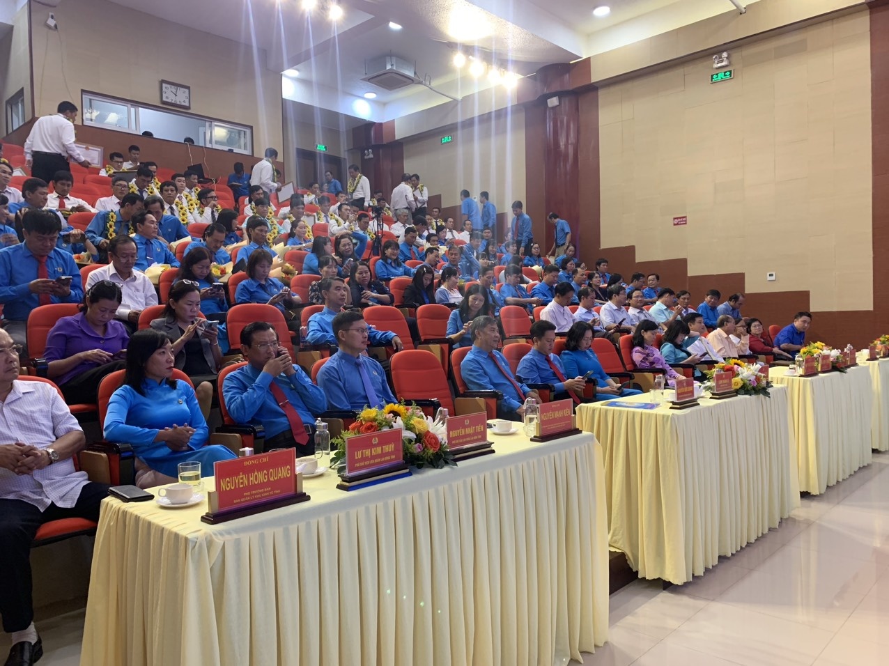 Biểu dương các Chủ tịch công đoàn cơ sở, đoàn viên, công nhân tiêu biểu Biểu dương các Chủ tịch công đoàn cơ sở, đoàn viên, công nhân tiêu biểu