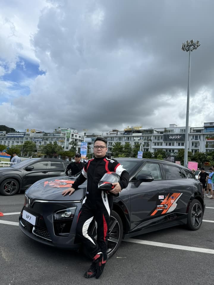 "Nếu tiếp tục có những giải đua gymkhana như vậy, chúng ta sẽ tìm ra những gương mặt xuất sắc" "Nếu tiếp tục có những giải đua gymkhana như vậy, chúng ta sẽ tìm ra những gương mặt xuất sắc"