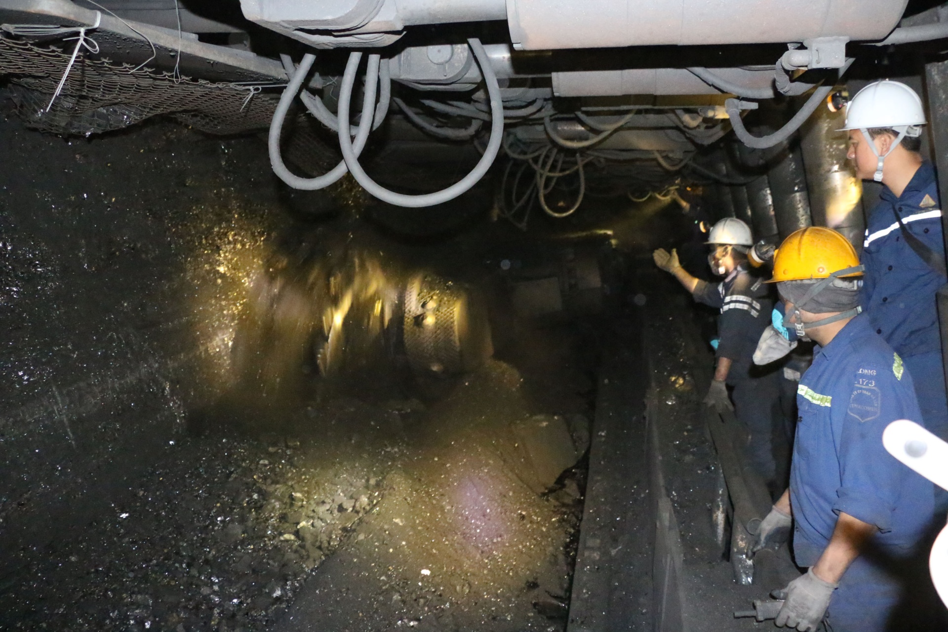 Phát triển ngành than gắn với an toàn lao động, bảo vệ môi trường Phát triển ngành than gắn với an toàn lao động, bảo vệ môi trường