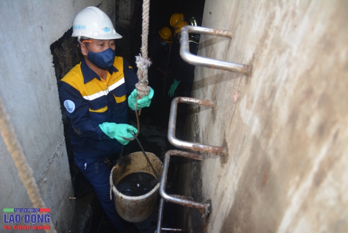 Nguy cơ mất an toàn đối với công nhân môi trường làm việc trong cống thoát nước là gì?