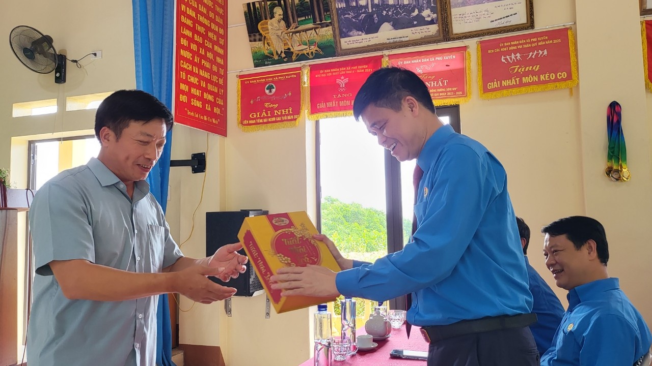 Tháng Bảy về với di tích lịch sử diễn ra Đại hội Công đoàn Việt Nam lần thứ I Tháng Bảy về với di tích lịch sử diễn ra Đại hội Công đoàn Việt Nam lần thứ I