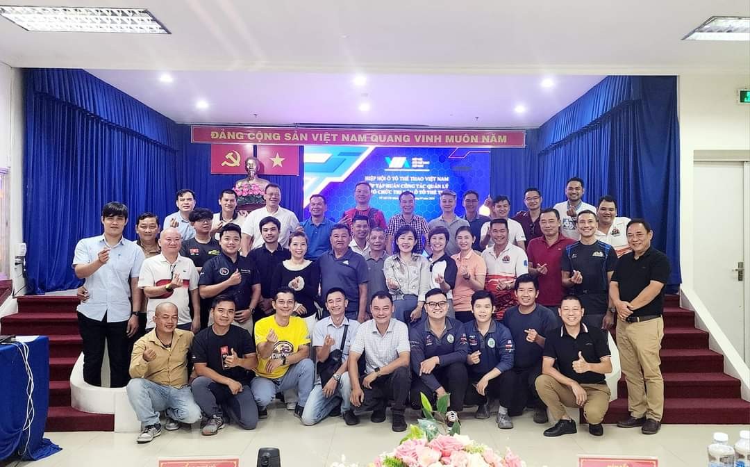 Khóa tập huấn về quản lý và tổ chức các hoạt động ô tô thể thao: nâng tầm phong trào thao tốc độ việt nam