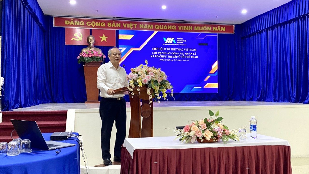 Khóa tập huấn về quản lý và tổ chức các hoạt động ô tô thể thao: nâng tầm phong trào thao tốc độ việt nam